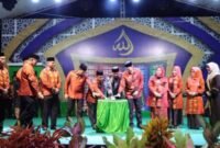 Staf ahli bidang hukum dan HAM provinsi Sulawesi Tenggara membuka kegiatan Musabaqah Tilawatil Qur’an ke- 47 tingkat kabupaten Kolaka. (Foto: Humas Kominfo)