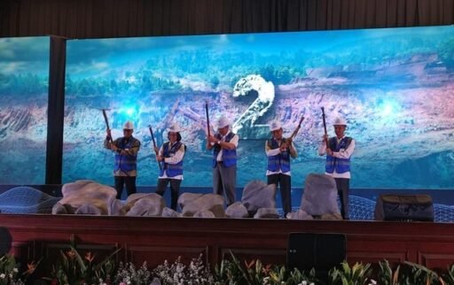 Peluncuran SIMBARA Timah dan Nikel oleh Menteri Keuangan Sri Mulyani, Menko Marves Luhut Binsar Pandjaitan, dan Menteri ESDM Arifin Tasrif di Kementerian Keuangan. (Foto: Istimewa)

