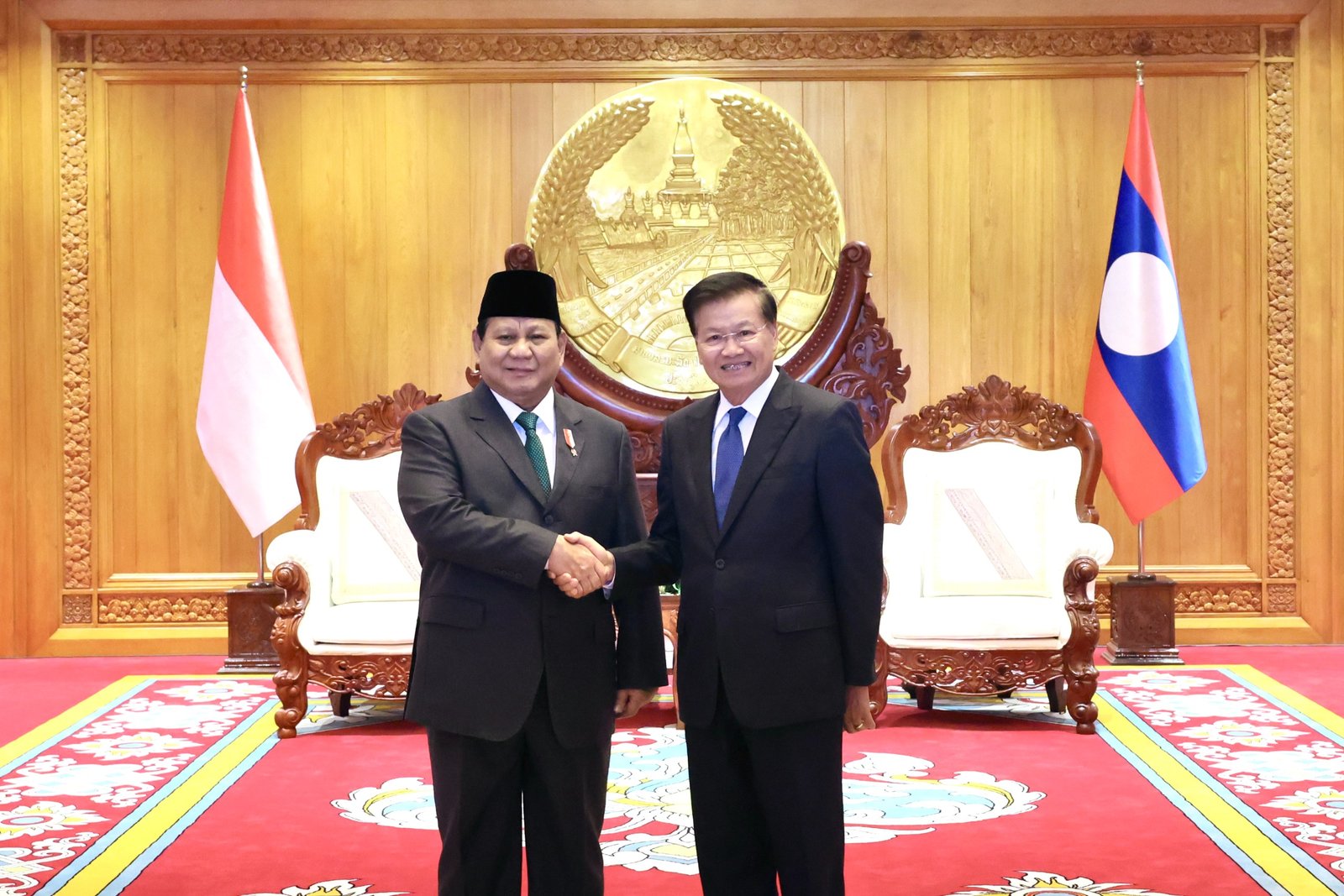 Prabowo Subianto bersama Presiden Republik Demokratik Rakyat Laos Thongloun Sisoulith di Istana Negara kota Vientiane, Jumat, 6 September 2024