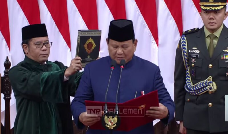 Prabowo Subianto-Gibran Rakabuming Raka resmi menjadi Presiden dan Wakil Presiden pada periode 2024-2029 usai mengucapkan sumpah di ruang Sidang Paripurna MPR RI di Gedung Nusantara MPR/DPR RI, Senayan, Jakarta Pusat, Minggu, 20 Oktober 2024. (Foto: Tangkapan Layar)