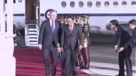 Wakil Perdana Menteri Australia Richard Marles MP tiba di Halim Perdanakusuma. (Foto: Tangkapan Layar)