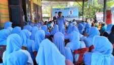 Pasangan calon Bupati dan Wakil Bupati Kolaka, H. Amri dan H. Husmaluddin, kampanye tatap muka dan dialog bersama masyarakat Desa Ulu Kalo, Kecamatan Iwoimendaa. (Foto: Istimewa)