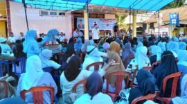 Calon Bupati Kolaka, H. Amri, bersama pasangannya Husmaluddin, yang tergabung dalam pasangan Beramal (Bersama Amri - Husmaluddin), melaksanakan kampanye tatap muka dan dialog di Desa Palewai, Kecamatan Tanggetada. (Foto: Istimewa)