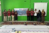 Tim Pengabdian Masyarakat Pemula, yang terdiri dari sejumlah dosen dan mahasiswa, telah melaksanakan program pengabdian masyarakat berbasis mitra usaha di Pondok Pesantren Al Anshar, Timor Timur. (Foto: Istimewa)