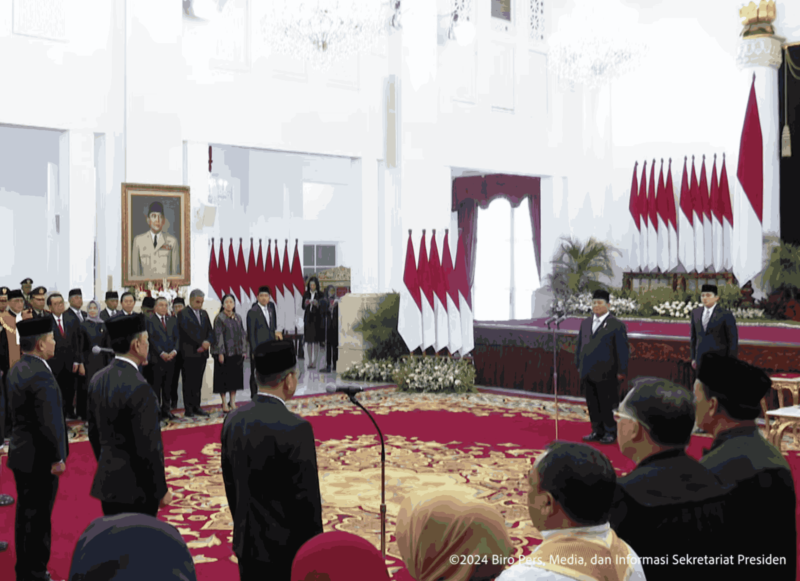 Presiden Prabowo melantik sejumlah utusan khusus dan kepala badan baru di Istana Merdeka, Jakarta, 22 Oktober 2024. (Foto: Tangkapan Layar)