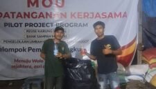 Kelompok Pemerhati Lingkungan (KPL) Wolo meluncurkan Bank Sampah 